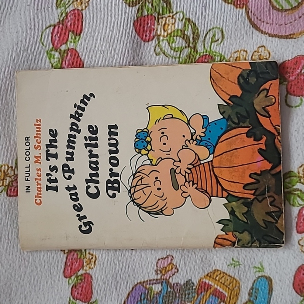 Vintage Its the Great Pumpkin, Charlie Brown Book